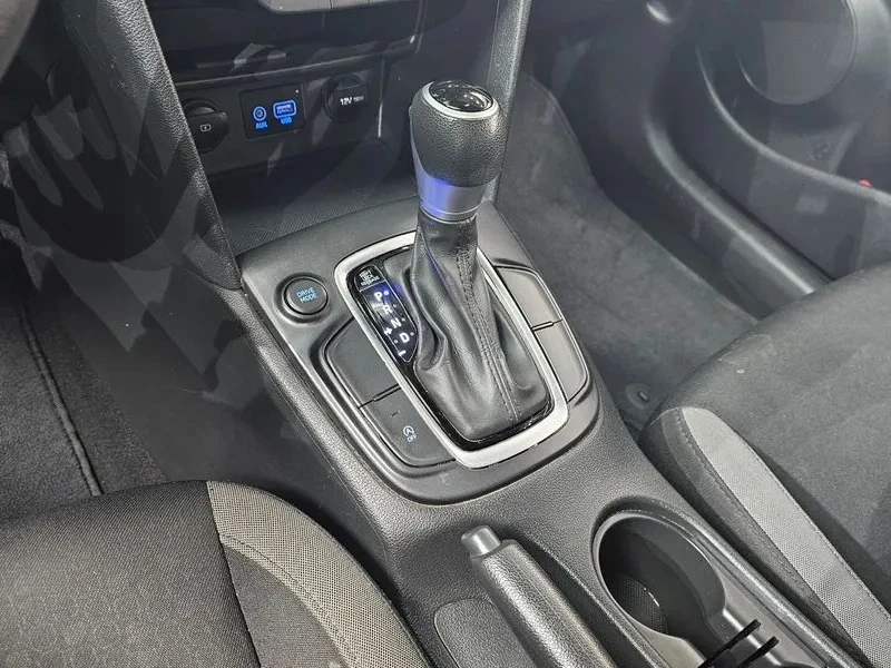 Hyundai Kona 1.6 2WD SMART, снимка 7 - Автомобили и джипове - 55430374