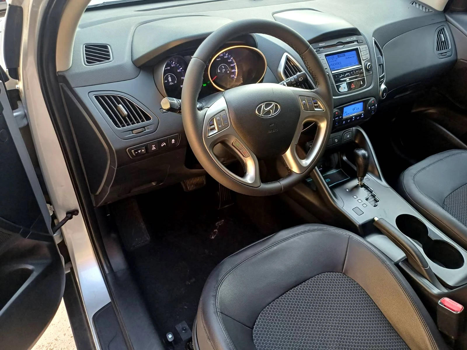 Hyundai IX35 2.0i- AWD-ITALY - изображение 9