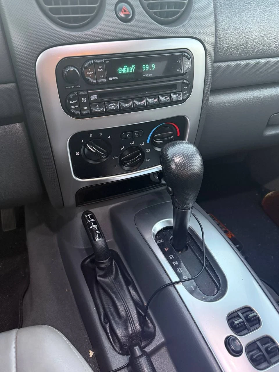 Jeep Cherokee  - изображение 6