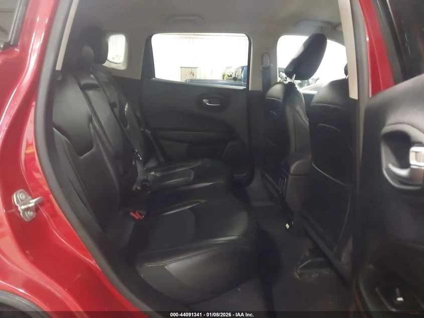 Jeep Compass 2.4l Limited Fwd, снимка 8 - Автомобили и джипове - 53816724