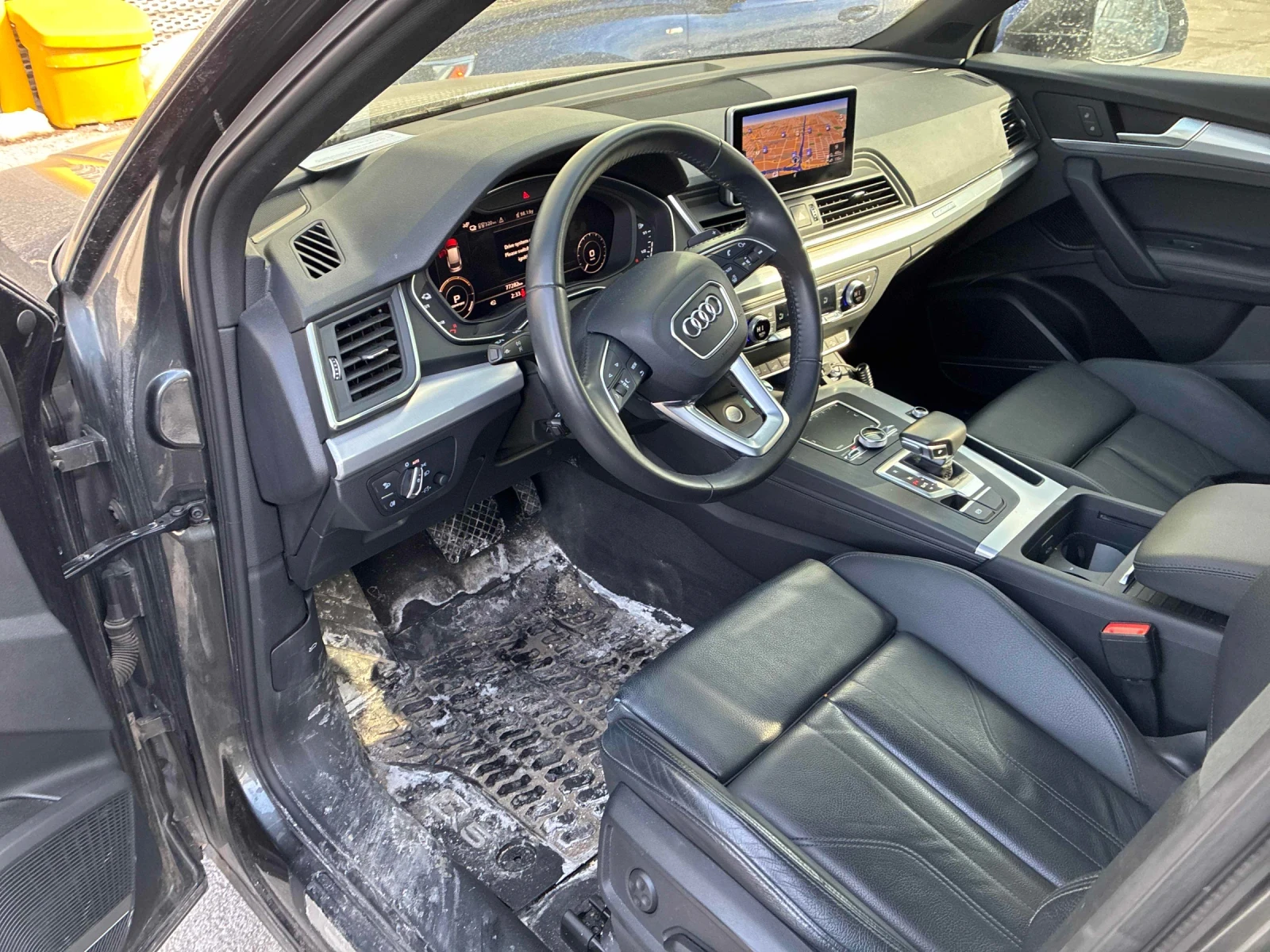 Audi Q5 HYBRID * TECHNIK * CAR FAX * АВТО КРЕДИТ * , снимка 5 - Автомобили и джипове - 54183652