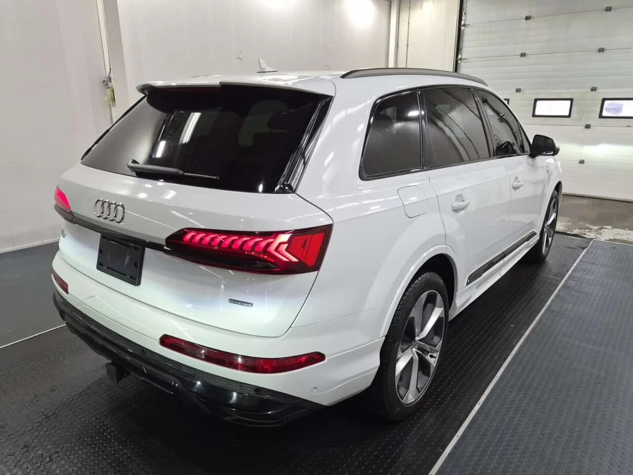 Audi Q7 * CARFAX * 2 КЛЮЧА * 360 КАМЕРА * ОБДУХВАНЕ * , снимка 3 - Автомобили и джипове - 54366027