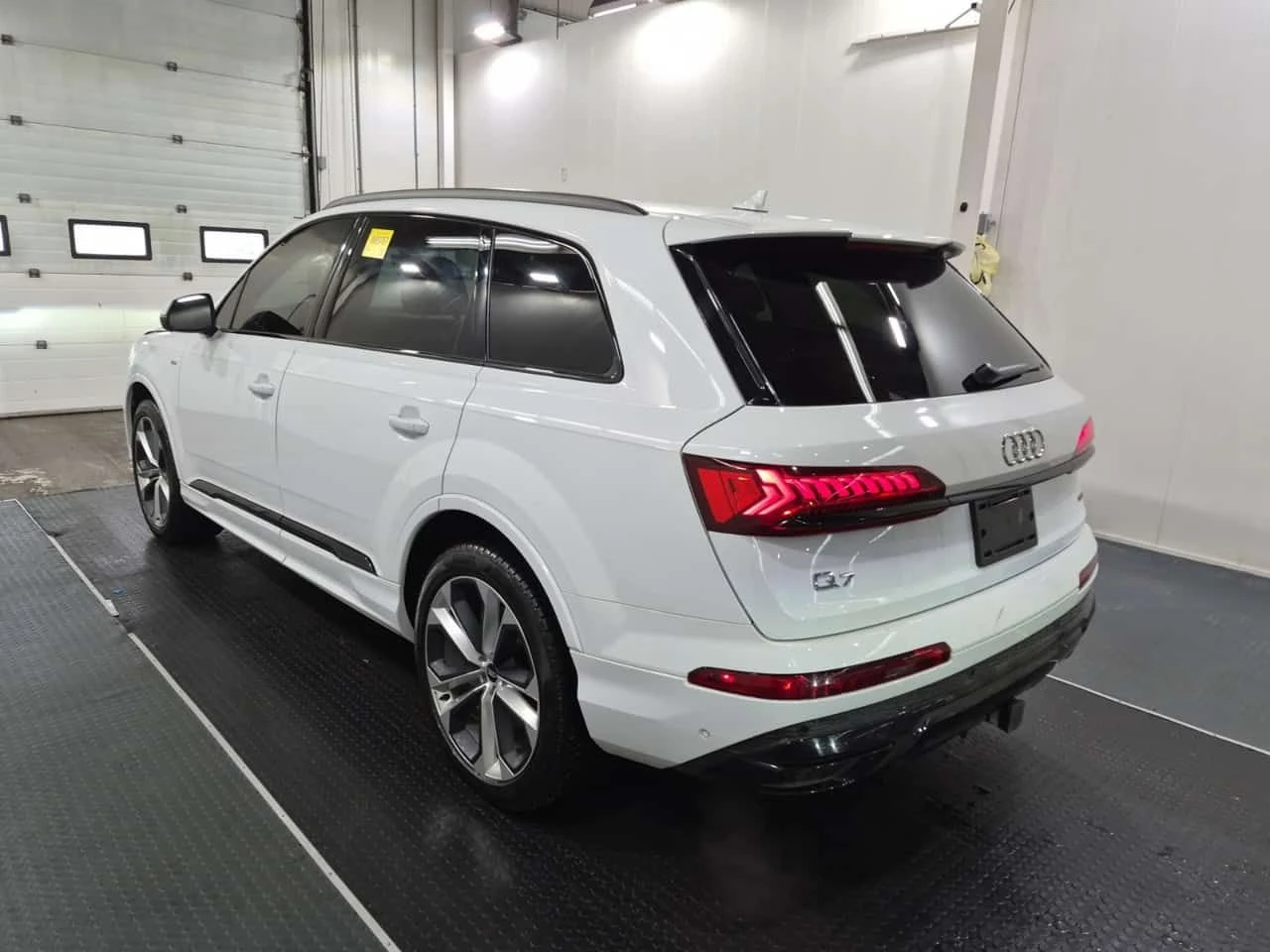 Audi Q7 * CARFAX * 2 КЛЮЧА * 360 КАМЕРА * ОБДУХВАНЕ * , снимка 4 - Автомобили и джипове - 54366027