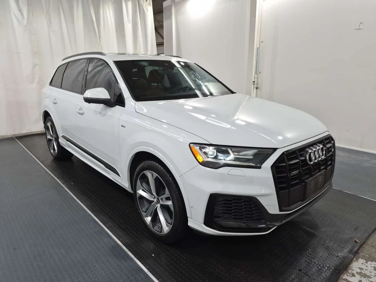 Audi Q7 * CARFAX * 2 КЛЮЧА * 360 КАМЕРА * ОБДУХВАНЕ * , снимка 2 - Автомобили и джипове - 54366027