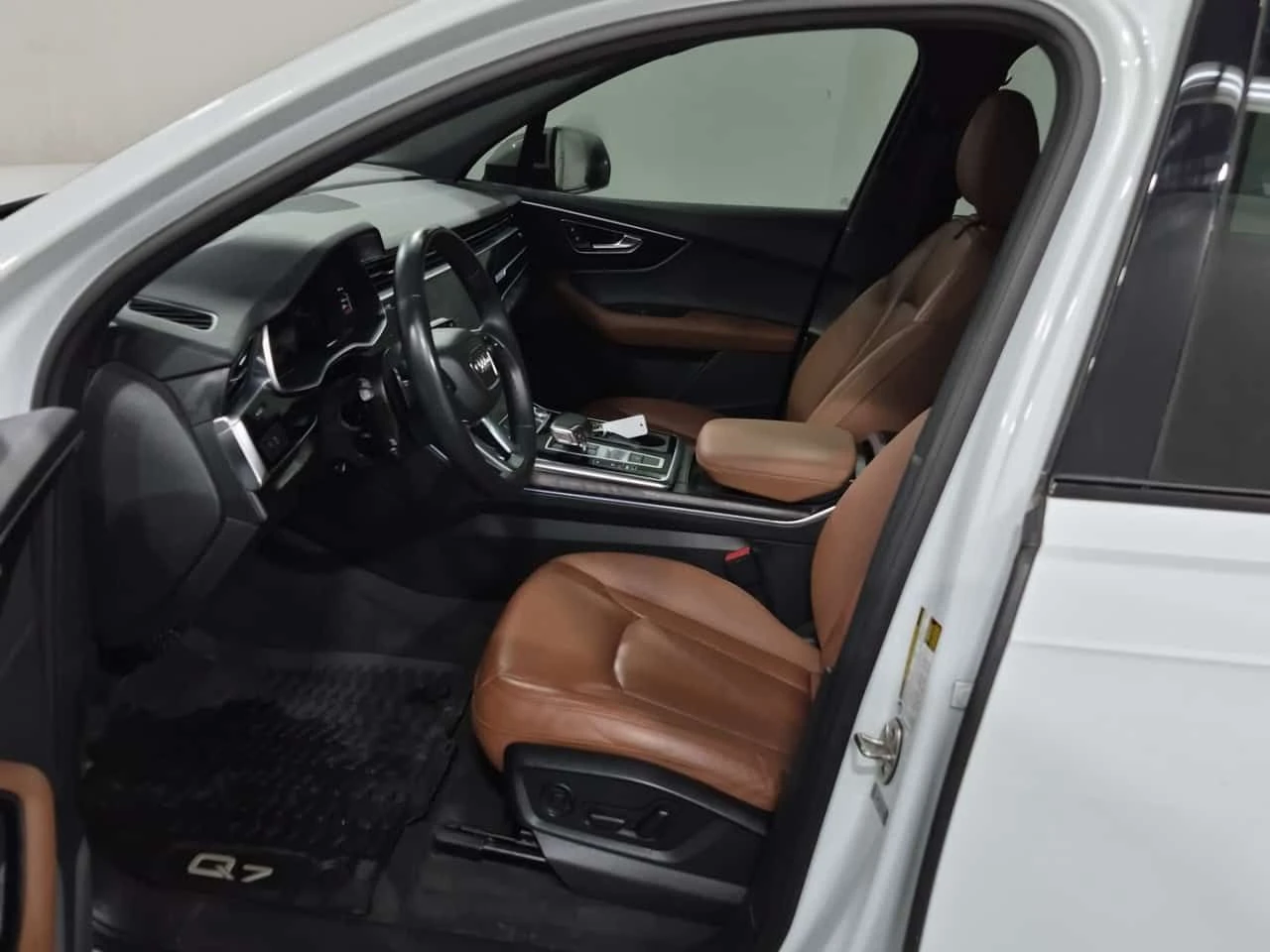 Audi Q7 * CARFAX * 2 КЛЮЧА * 360 КАМЕРА * ОБДУХВАНЕ * , снимка 10 - Автомобили и джипове - 54366027