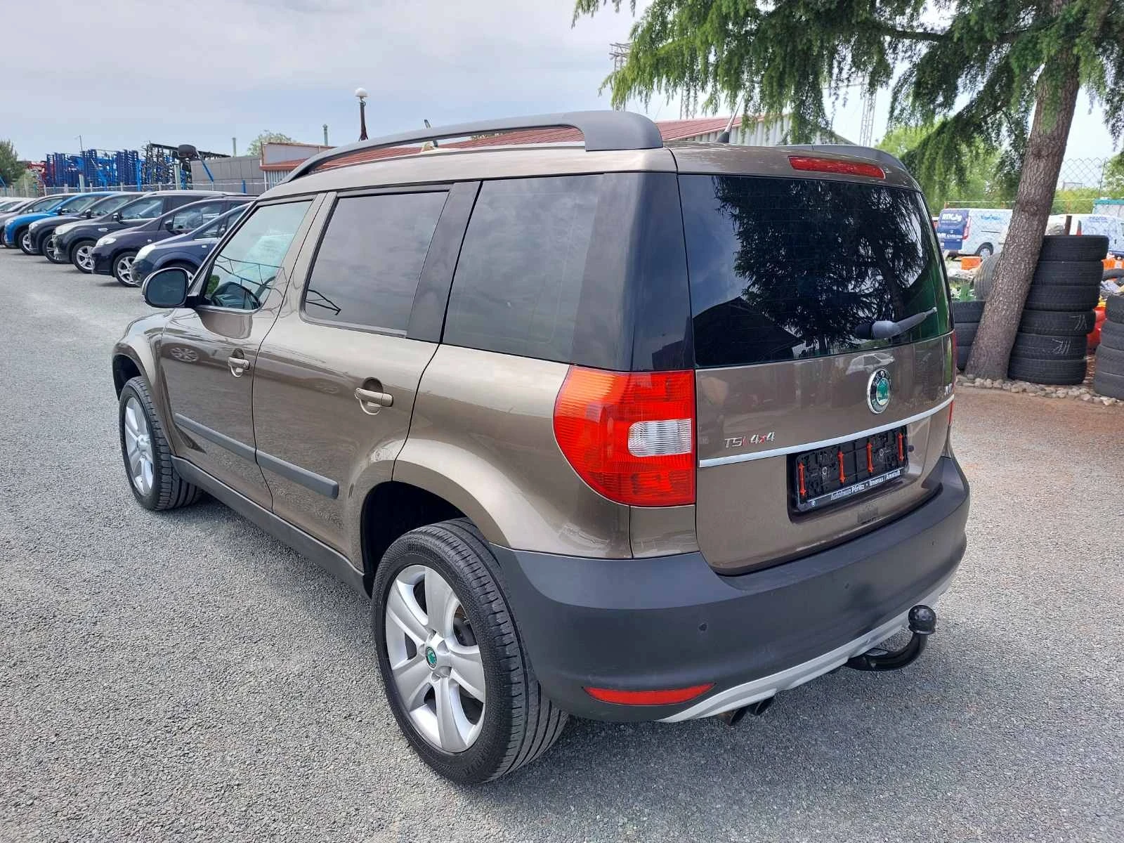 Skoda Yeti 1.8, 4x4, 6ск, снимка 13 - Автомобили и джипове - 54475058