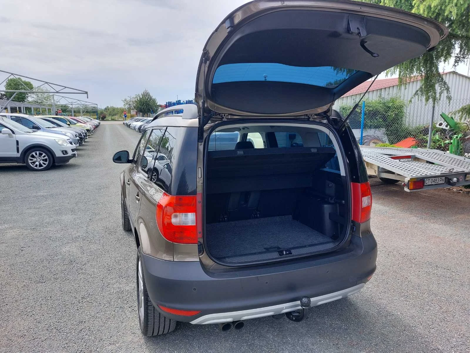 Skoda Yeti 1.8, 4x4, 6ск, снимка 12 - Автомобили и джипове - 54475058