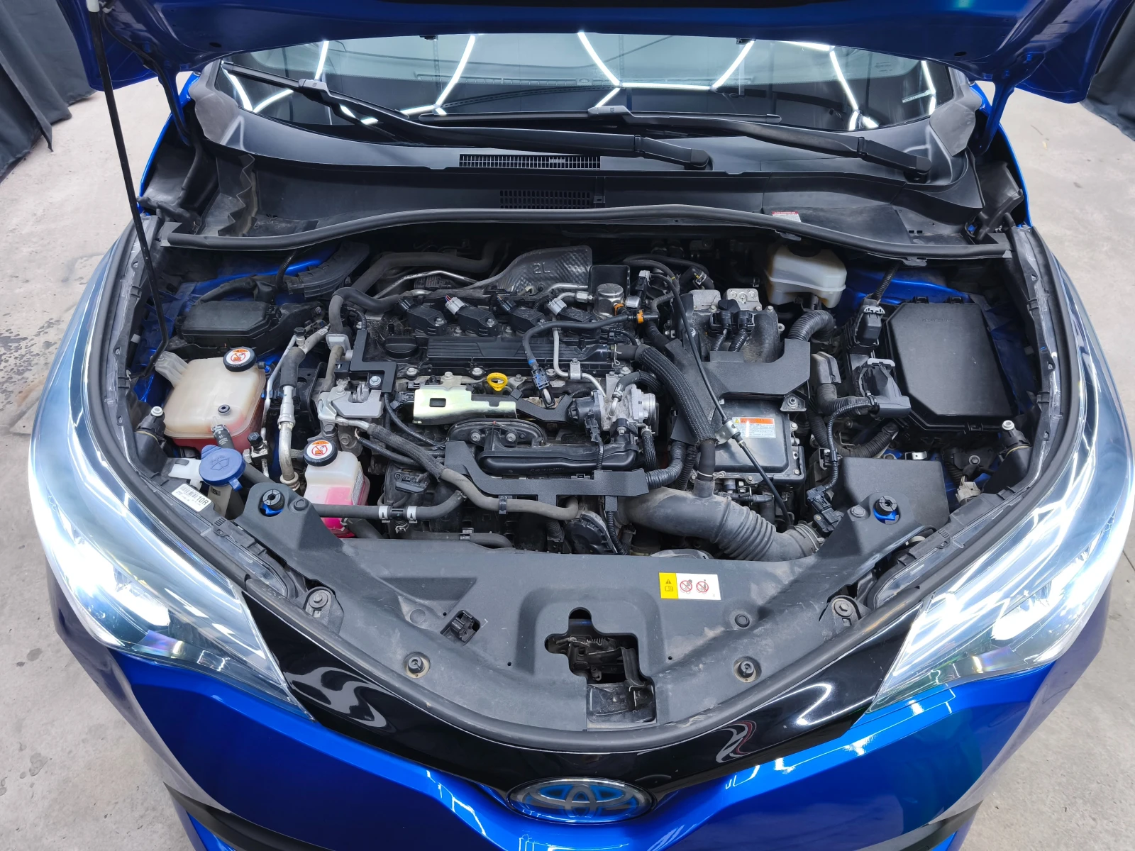 Toyota C-HR 2.0Hybrid Automatic 152k.c Euro6D, снимка 17 - Автомобили и джипове - 54518137