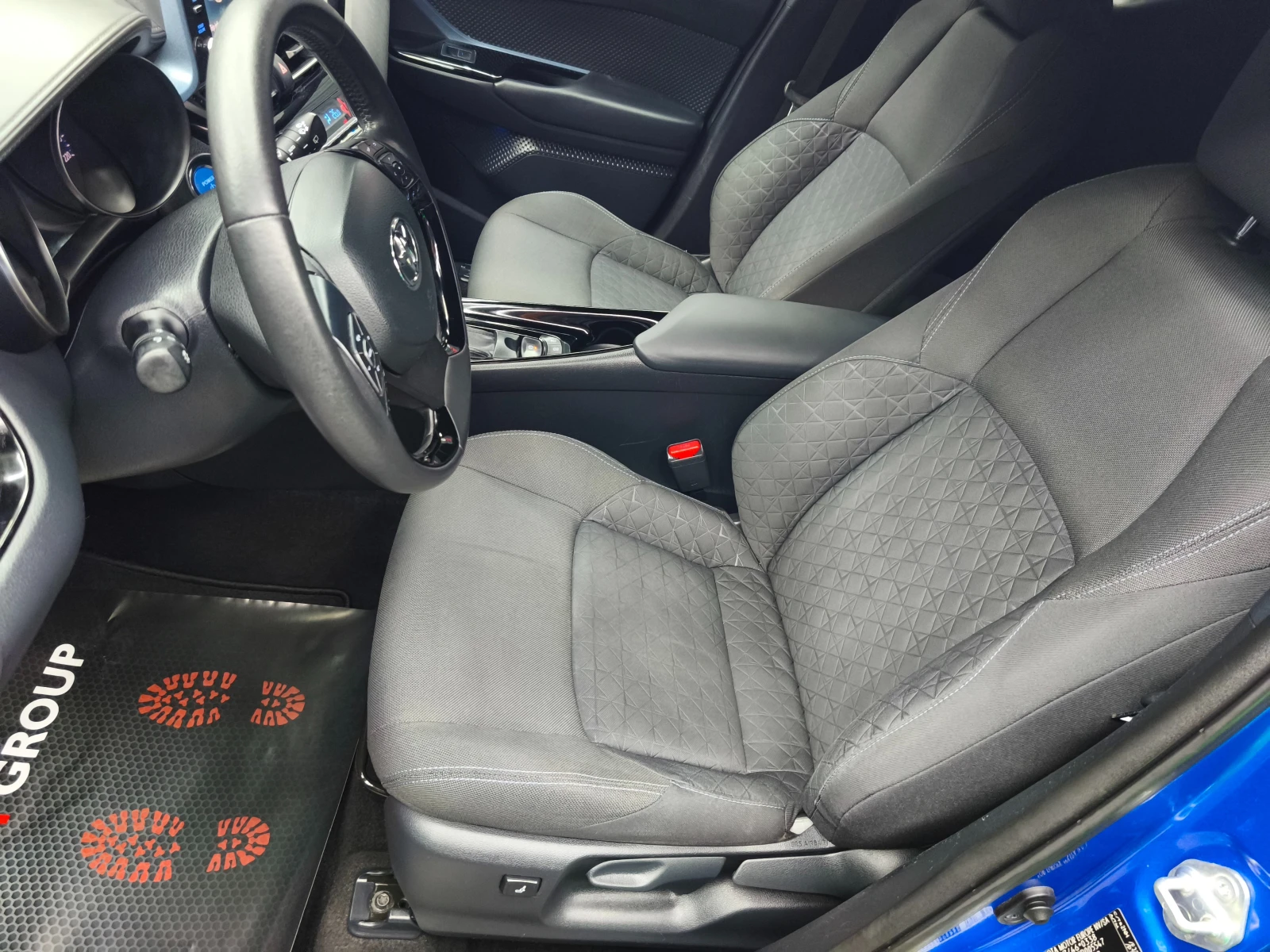 Toyota C-HR 2.0Hybrid Automatic 152k.c Euro6D, снимка 8 - Автомобили и джипове - 54518137