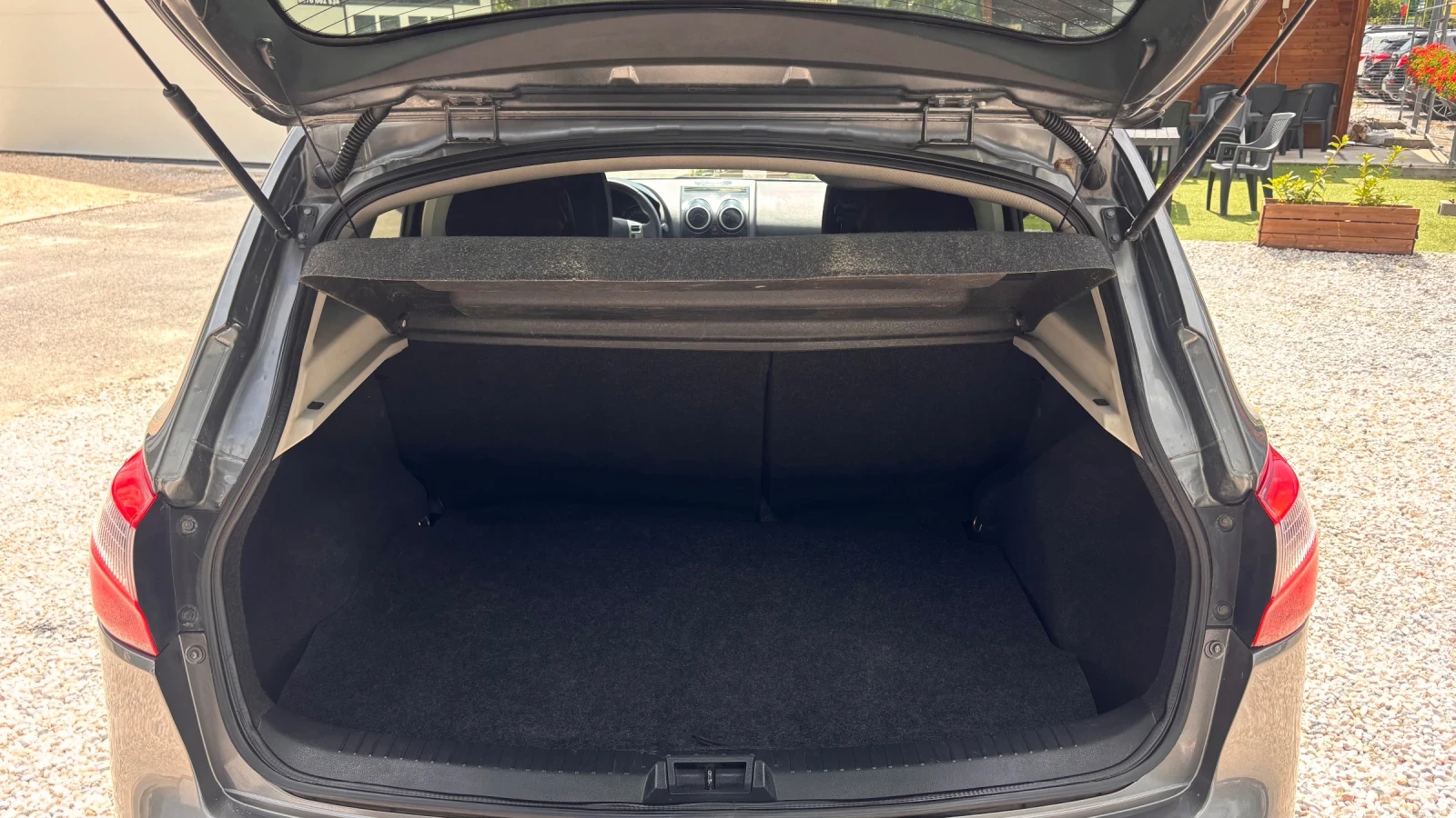 Nissan Qashqai Нов внос от Италия 1, 6 , снимка 8 - Автомобили и джипове - 54672657
