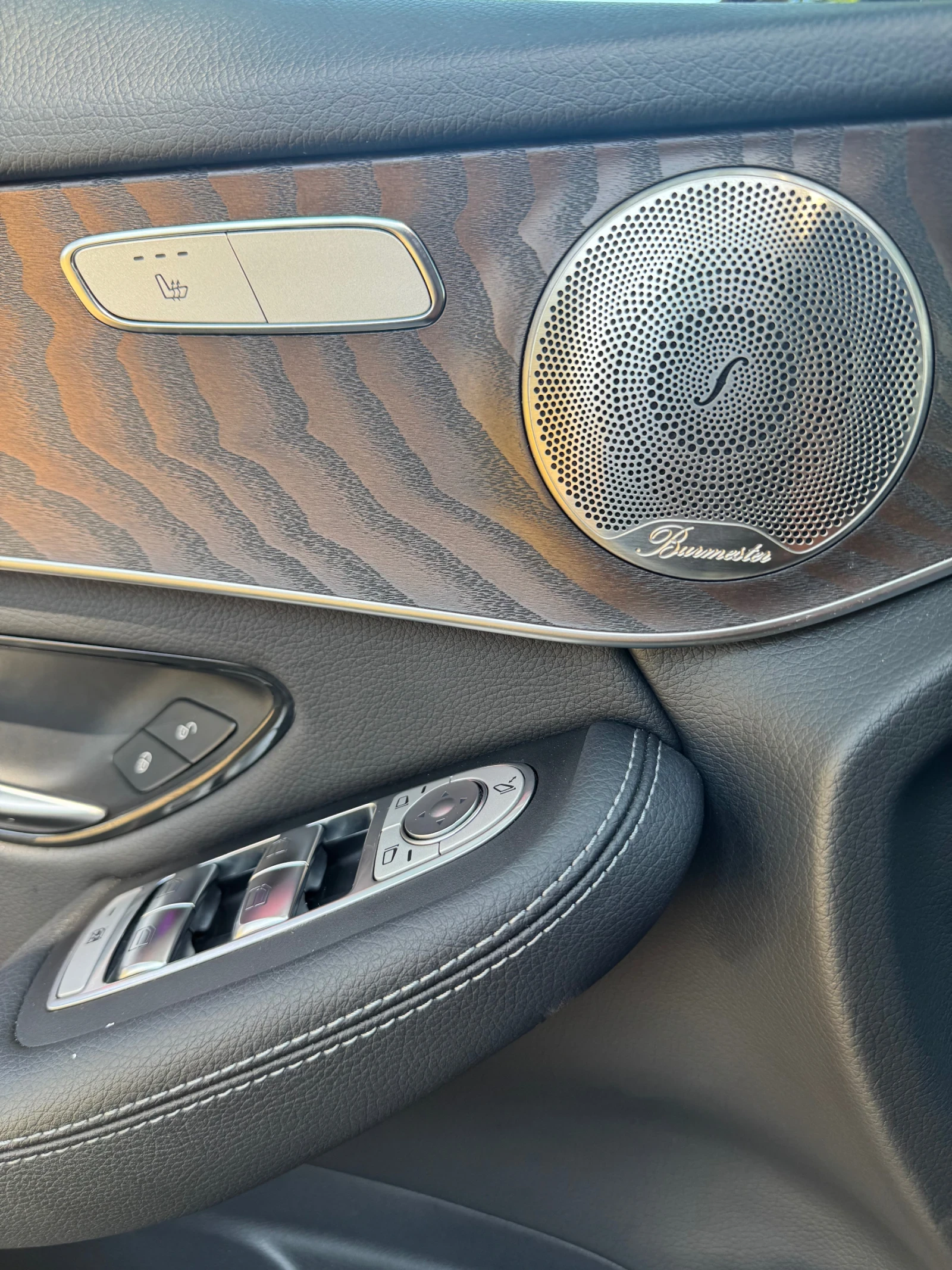 Mercedes-Benz GLC 300, снимка 12 - Автомобили и джипове - 56159365