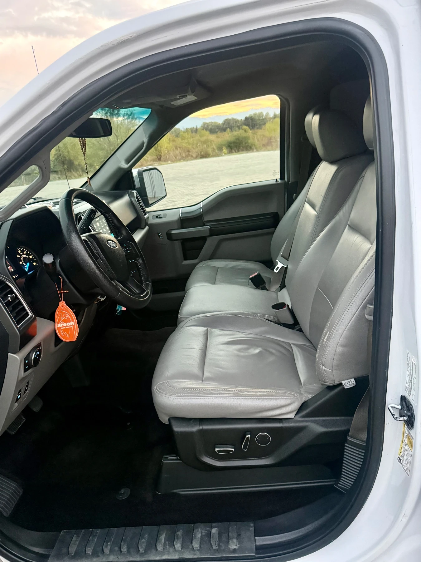 Ford F150 Шок Цена* 2.7ecoboost* XL* 6 местен* Задно, снимка 11 - Автомобили и джипове - 56261389