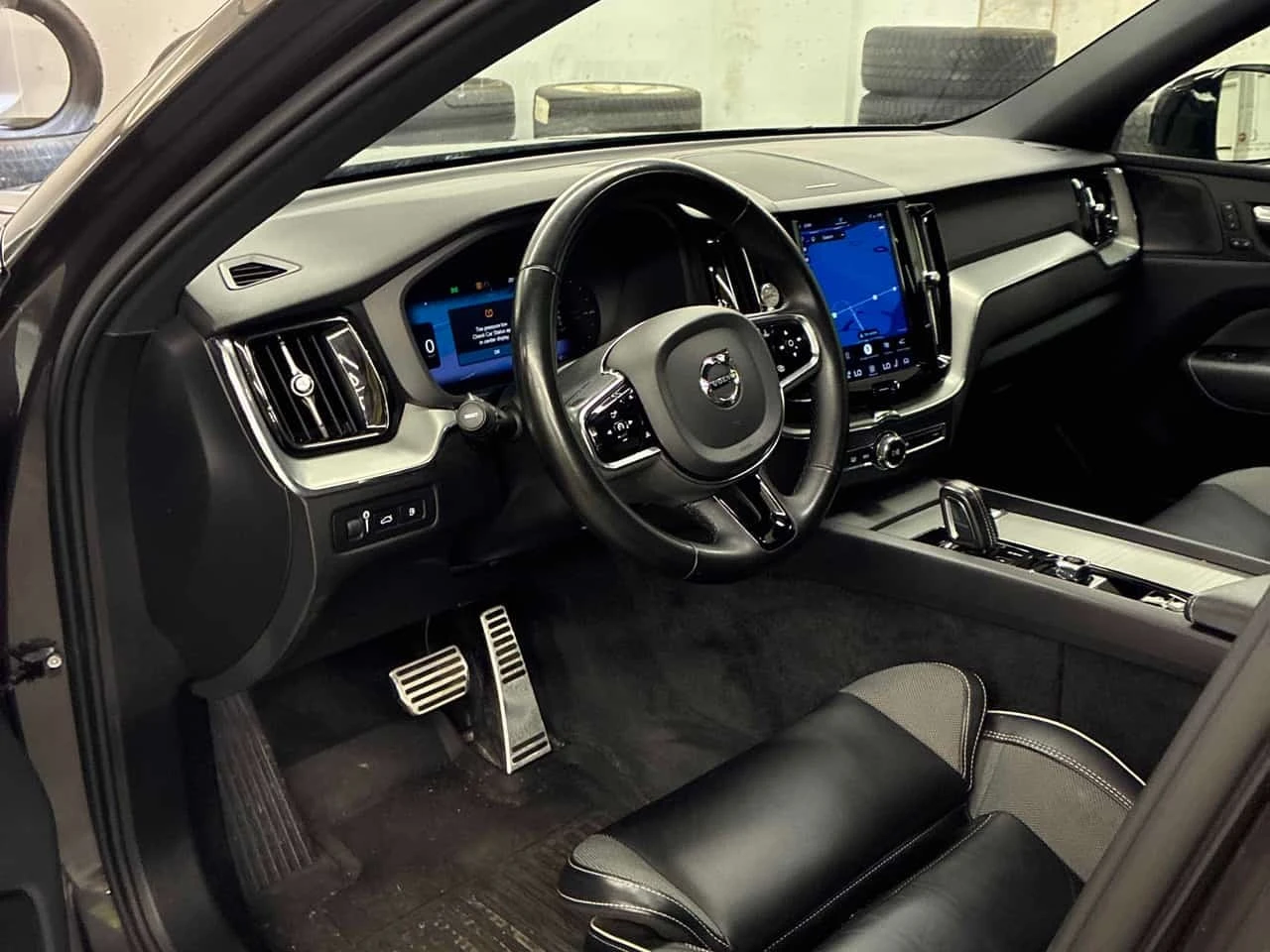 Volvo XC60 * R Design * CARFAX * ОПЦИЯ ЗА ФИНАНСИРАНЕ, снимка 5 - Автомобили и джипове - 56275923