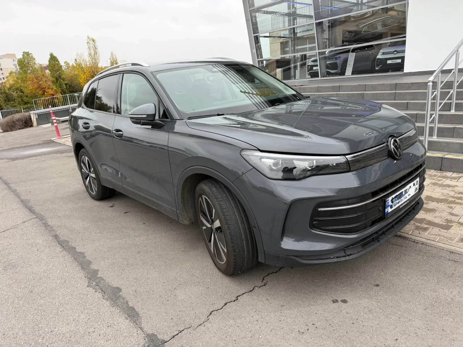 VW Tiguan, снимка 3 - Автомобили и джипове - 56498549