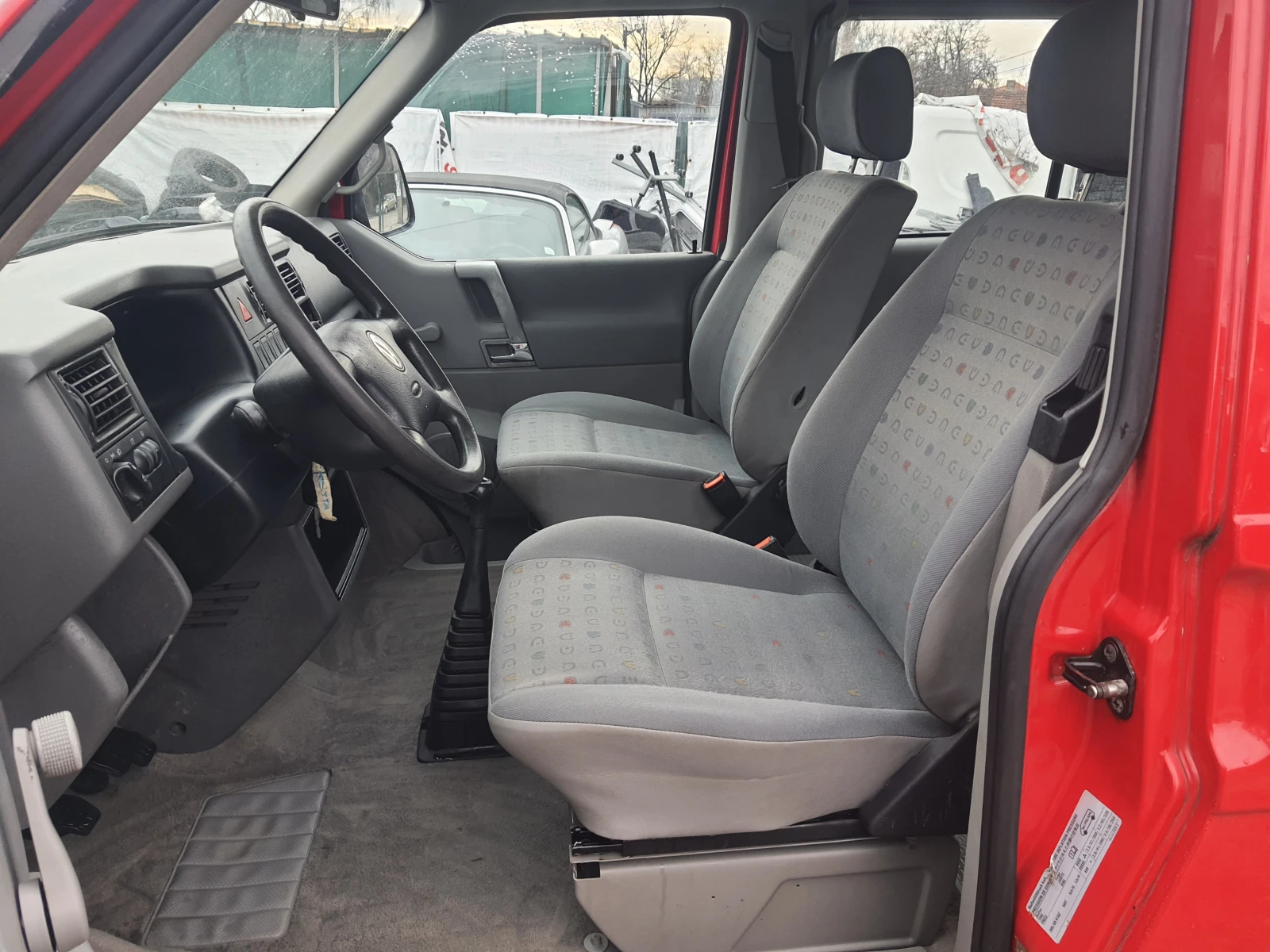 VW Multivan 2.5TDI - изображение 10