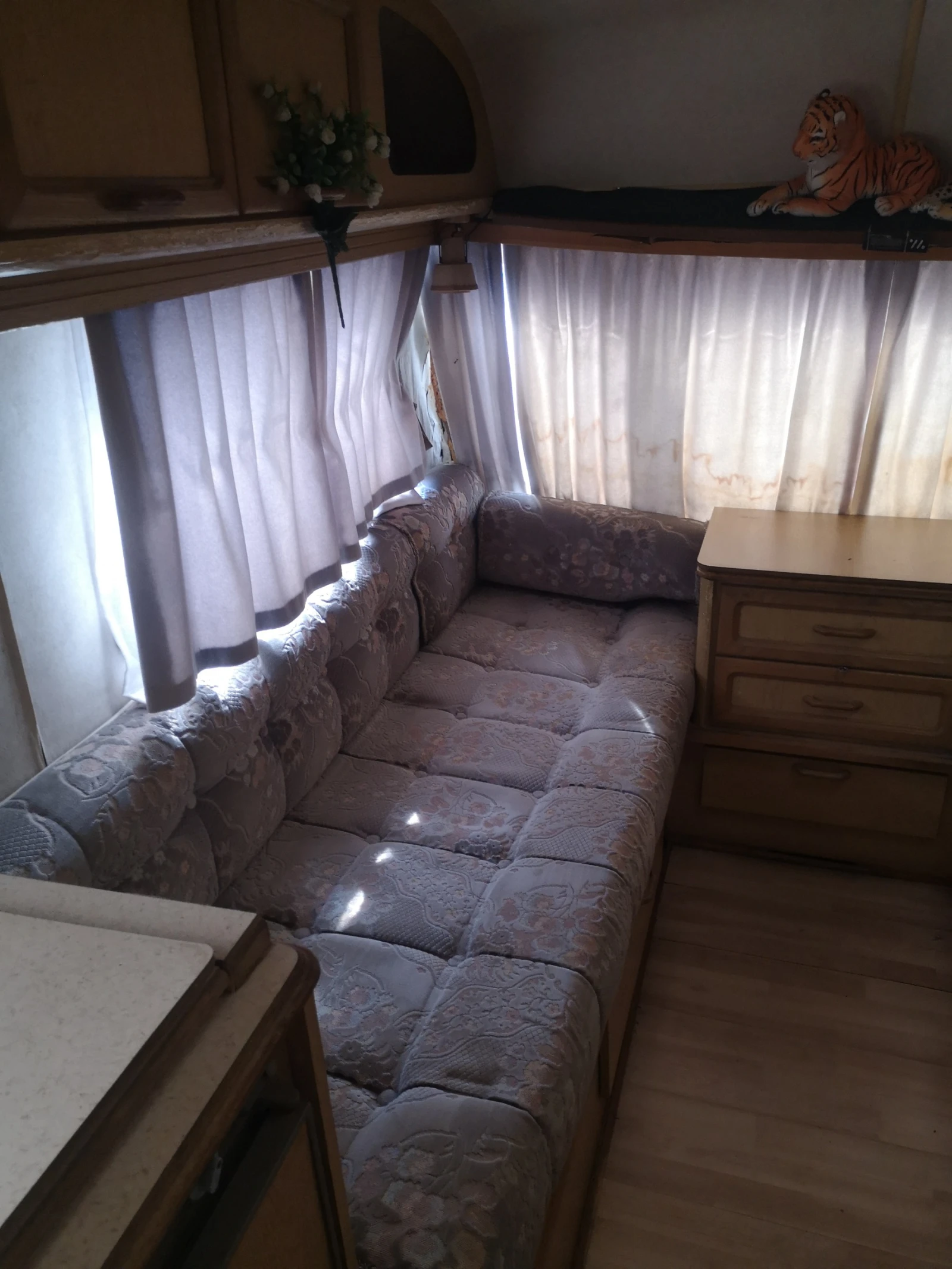 Каравана Coachmen GENIUS, снимка 6 - Каравани и кемпери - 55885433