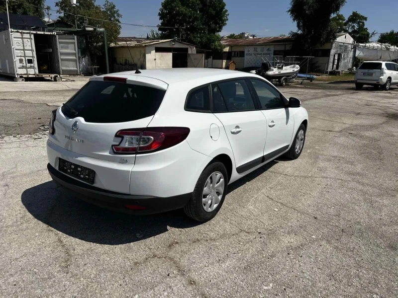 Renault Megane 1.2T, снимка 5 - Автомобили и джипове - 47656079