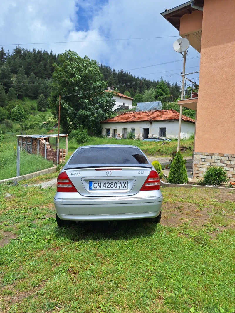 Mercedes-Benz C 220, снимка 3 - Автомобили и джипове - 47236116