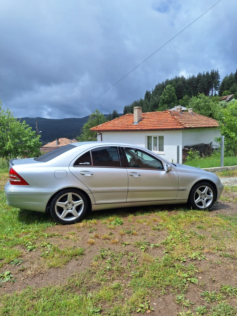 Mercedes-Benz C 220, снимка 4 - Автомобили и джипове - 47236116