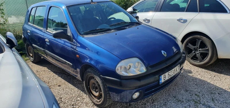 Renault Clio, снимка 2 - Автомобили и джипове - 47297627