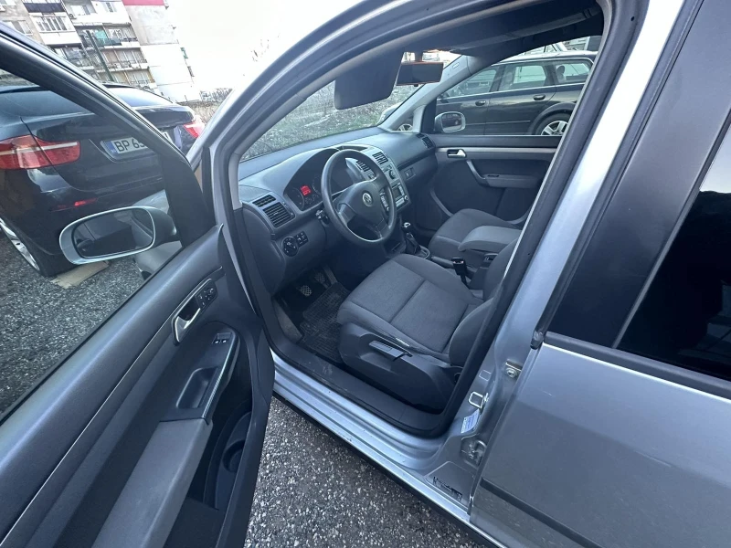 VW Touran 1.9, 6+ 1, снимка 5 - Автомобили и джипове - 48088996