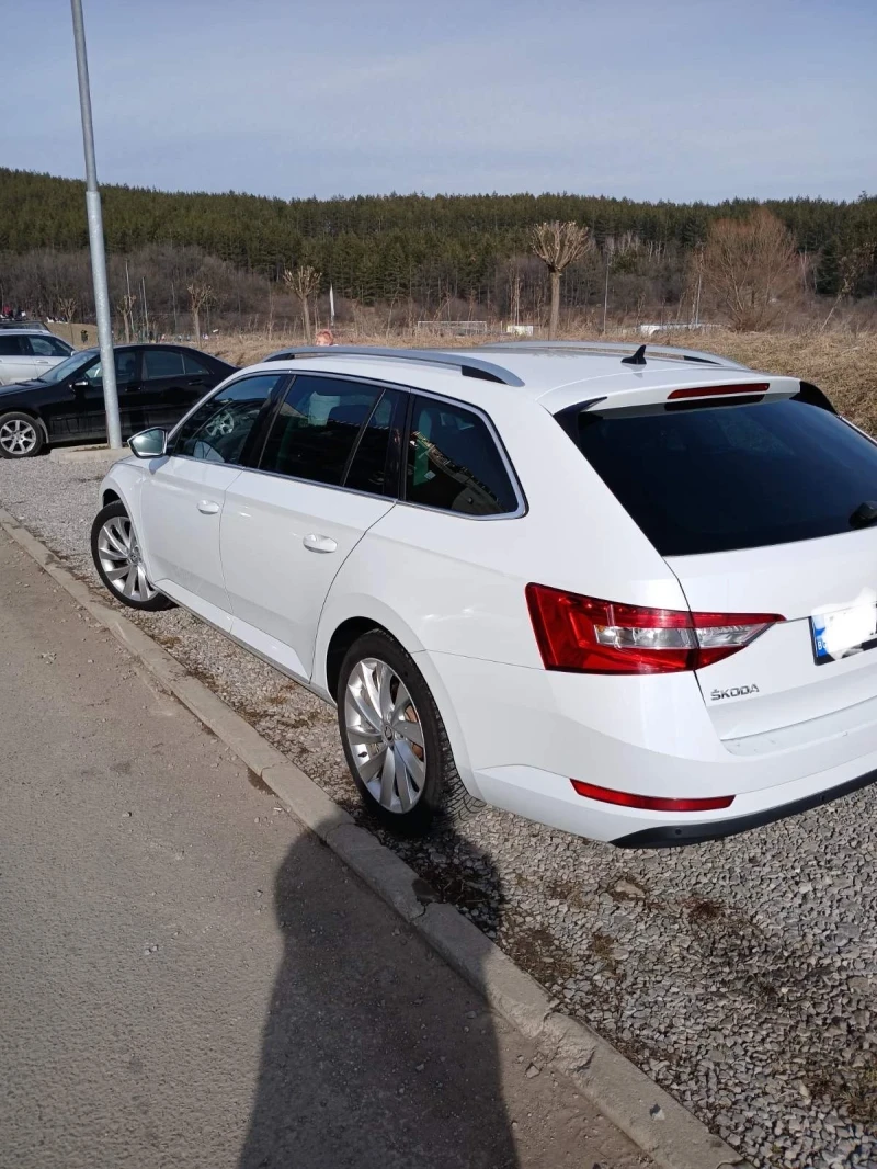 Skoda Superb  комби, снимка 5 - Автомобили и джипове - 49241091