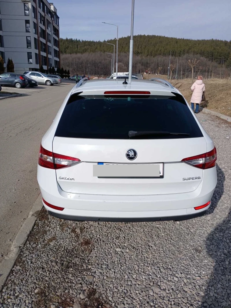 Skoda Superb  комби, снимка 13 - Автомобили и джипове - 49241091