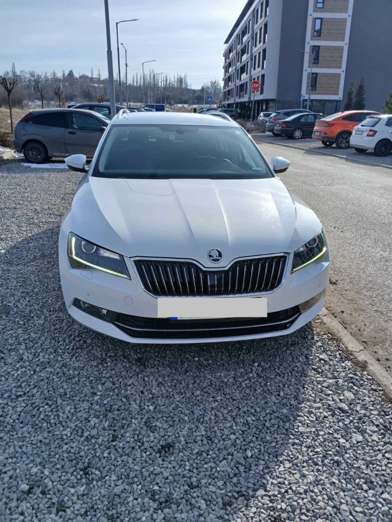 Skoda Superb  комби, снимка 14 - Автомобили и джипове - 49241091