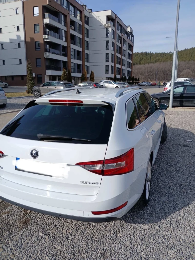 Skoda Superb  комби, снимка 4 - Автомобили и джипове - 49241091