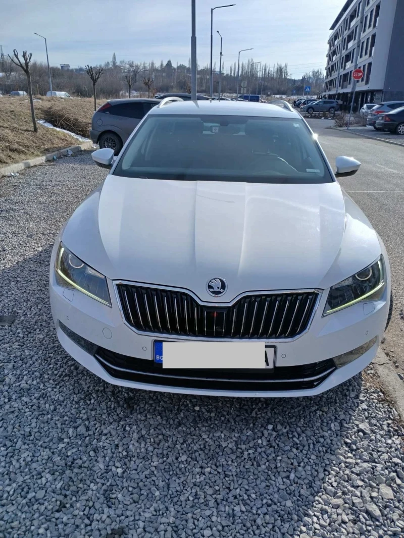 Skoda Superb  комби, снимка 3 - Автомобили и джипове - 49241091