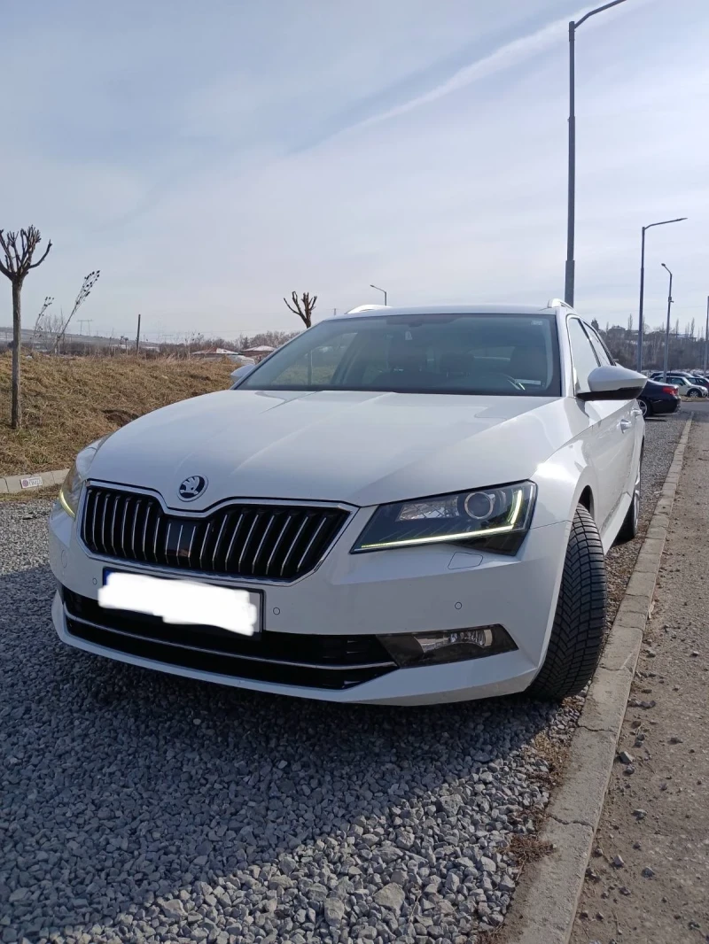 Skoda Superb  комби, снимка 11 - Автомобили и джипове - 49241091