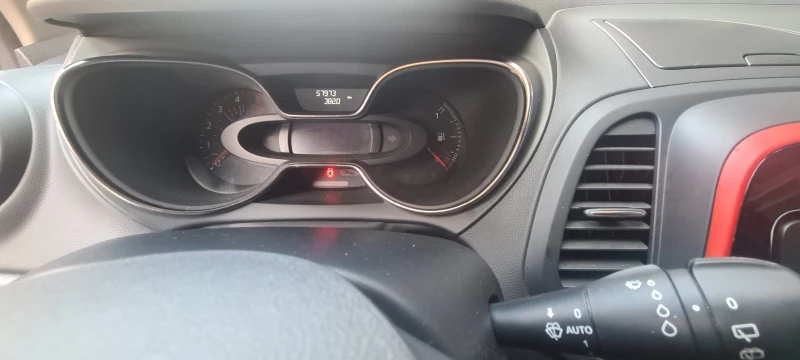 Renault Captur 1.5dCi 90hp , снимка 8 - Автомобили и джипове - 52828441