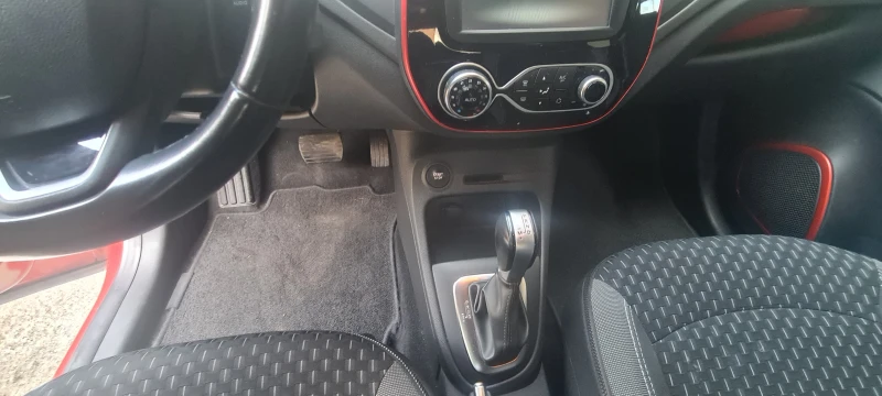 Renault Captur 1.5dCi 90hp , снимка 6 - Автомобили и джипове - 52828441