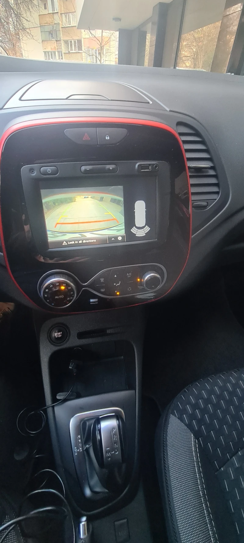 Renault Captur 1.5dCi 90hp , снимка 3 - Автомобили и джипове - 52828441