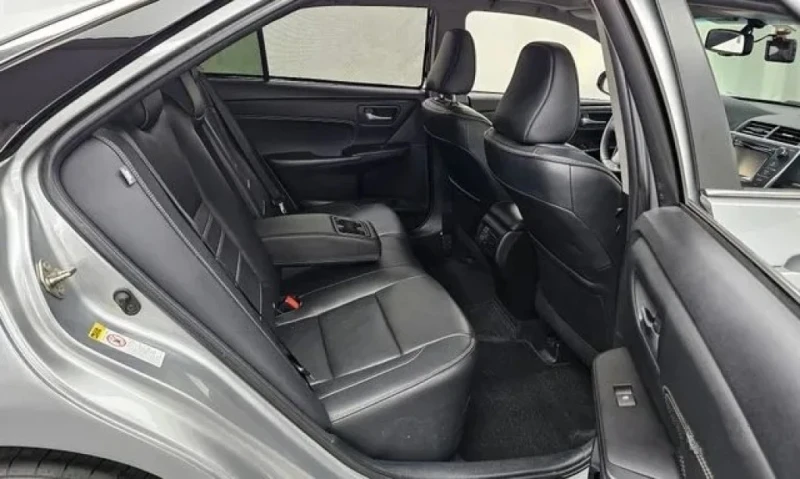 Toyota Camry, снимка 11 - Автомобили и джипове - 52904144