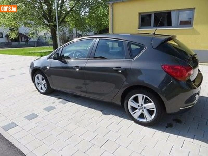 Opel Astra 1,6d  1.7d, снимка 1 - Автомобили и джипове - 46811240