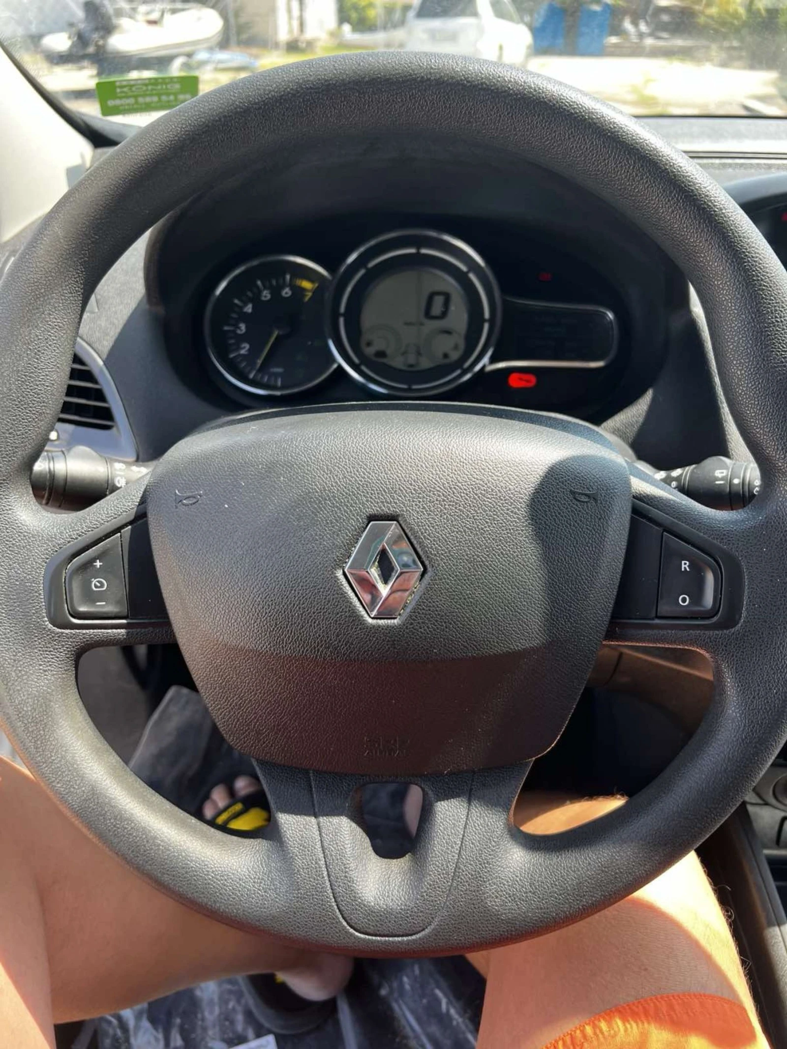 Renault Megane 1.2T - изображение 9