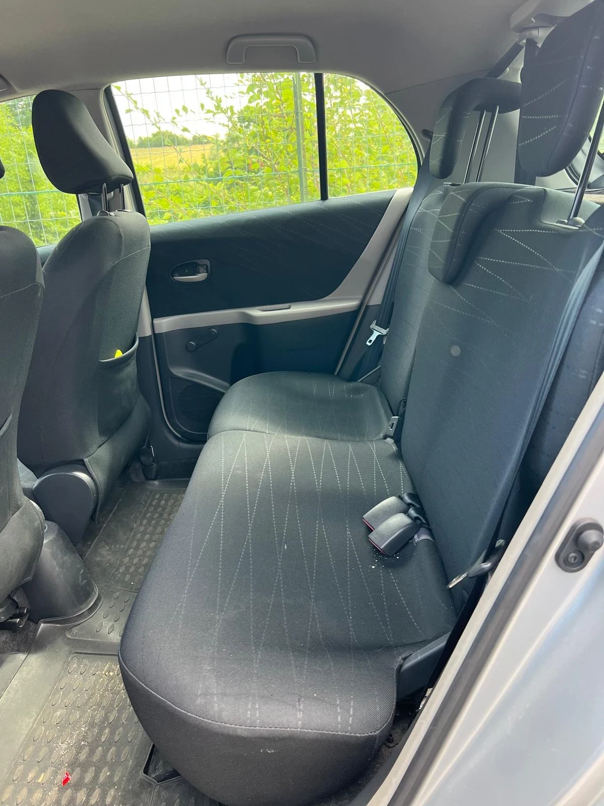 Toyota Yaris 1.3VVTI* АВТОМАТИК * 112 684км.* НОВ ВНОС *  - изображение 8