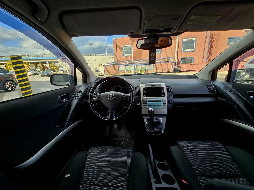 Toyota Corolla verso 2.2D-kat 177кс  2007g напълно обслужена.  - изображение 5