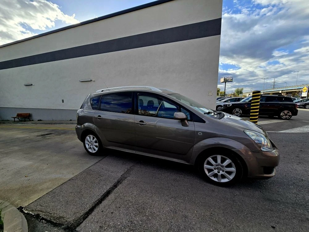 Toyota Corolla verso 2.2D-kat 177кс  2007g напълно обслужена.  - изображение 6