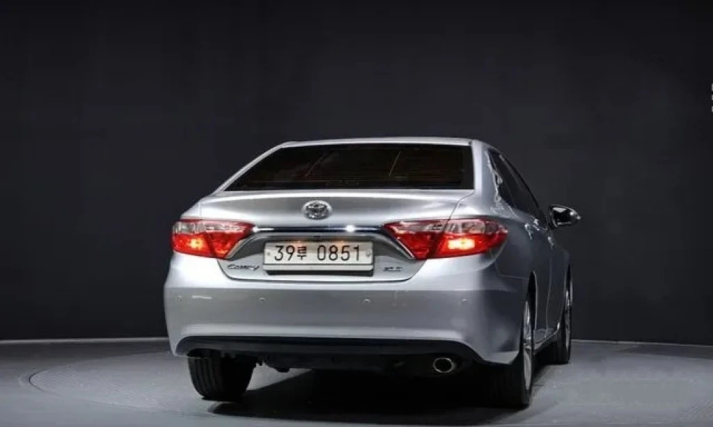 Toyota Camry  - изображение 4