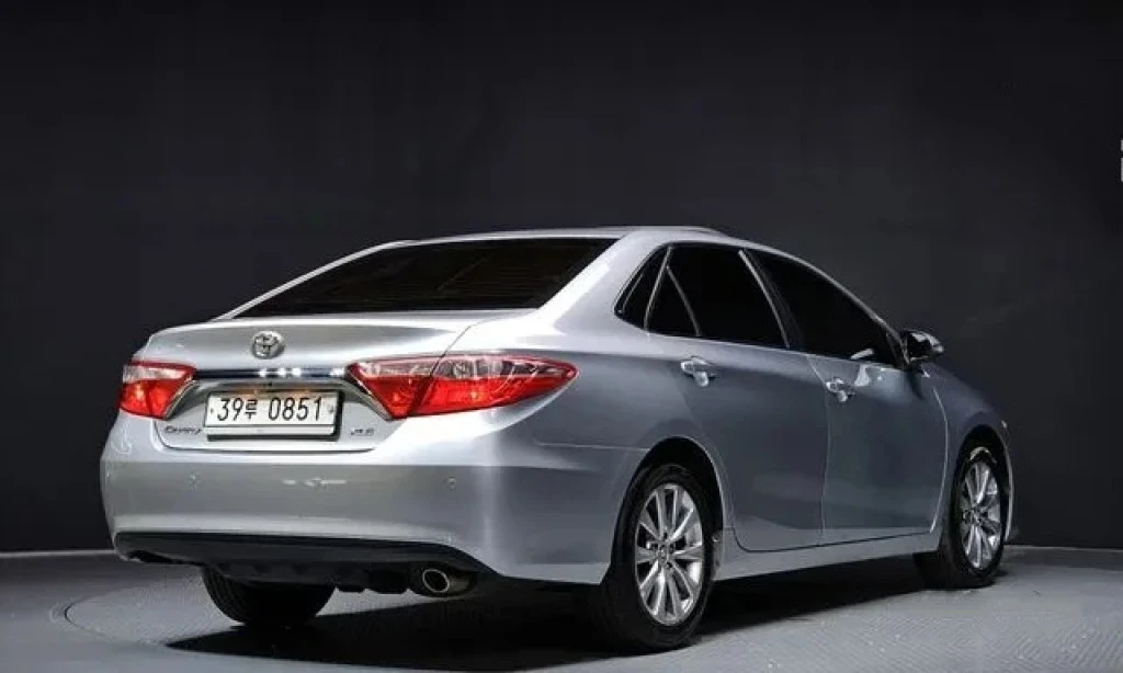 Toyota Camry  - изображение 2