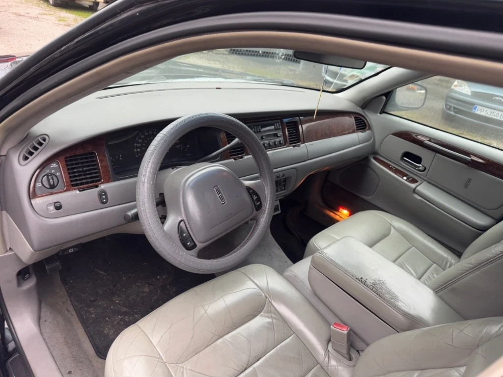 Lincoln Town car 4.6 i, снимка 10 - Автомобили и джипове - 53774056