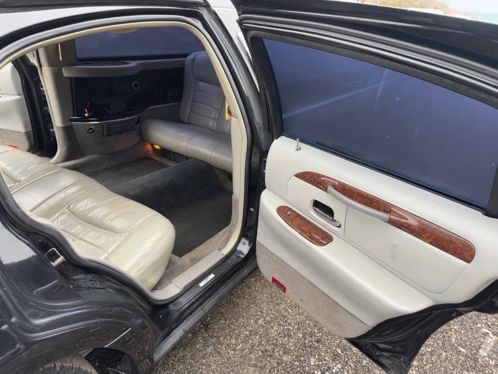 Lincoln Town car 4.6 i, снимка 11 - Автомобили и джипове - 53774056