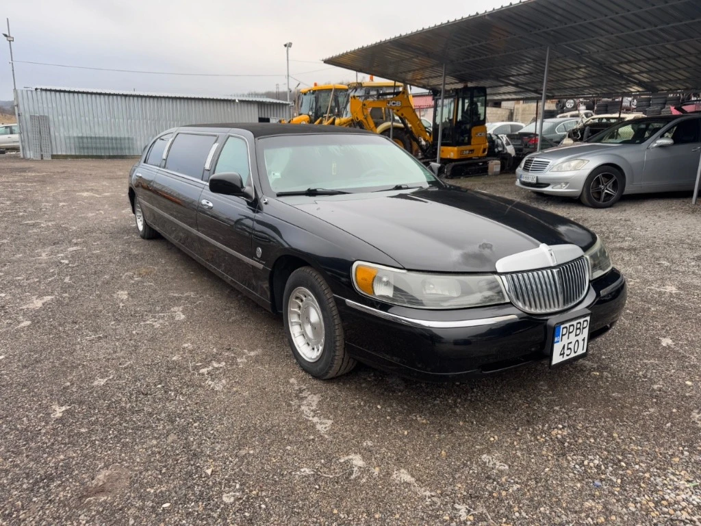 Lincoln Town car 4.6 i, снимка 3 - Автомобили и джипове - 53774056