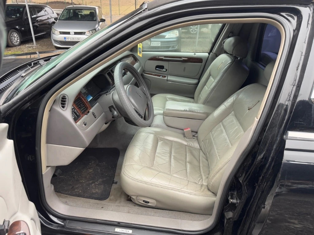 Lincoln Town car 4.6 i, снимка 8 - Автомобили и джипове - 53774056