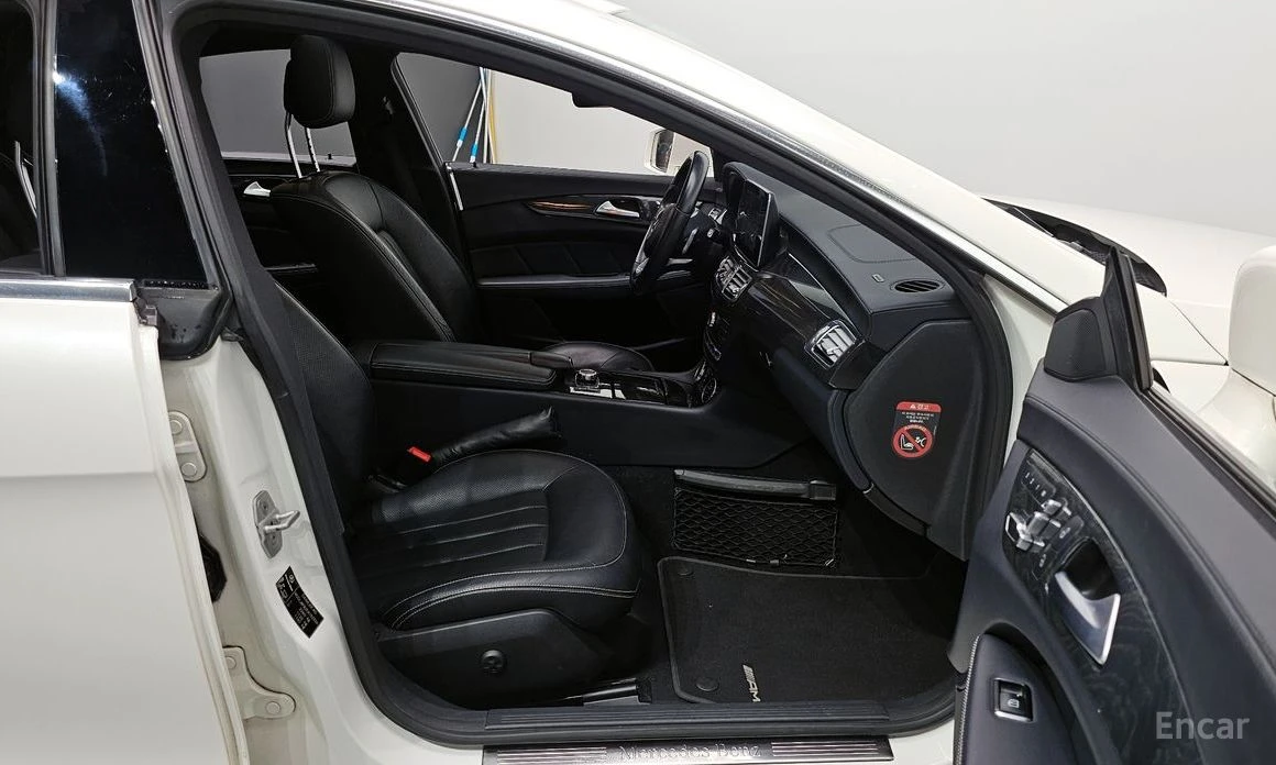 Mercedes-Benz CLS 400 * KEYLESS* ШИБИДАХ* ПОДГРЕВ* LANE* ASSIST* КАМЕРИ*, снимка 8 - Автомобили и джипове - 54126420