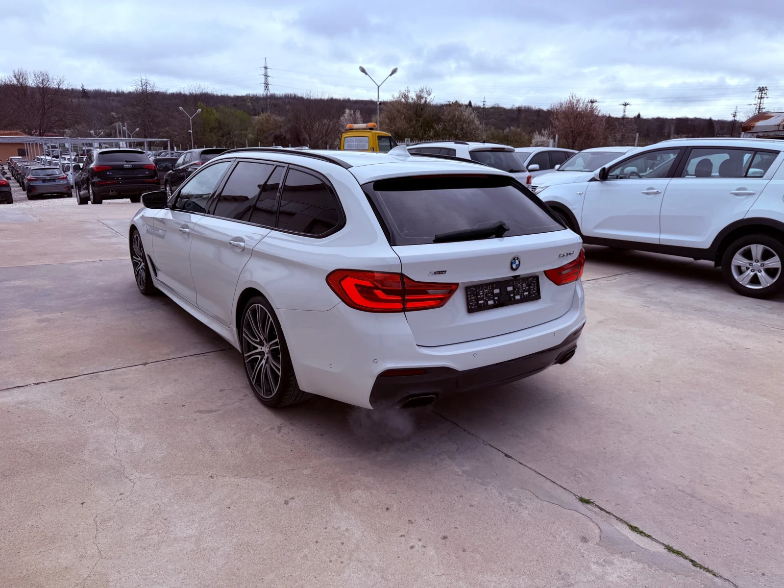 BMW 520 M-Paket* Xdrive* DISTRONIK* Full led* NOVA* , снимка 5 - Автомобили и джипове - 54163335