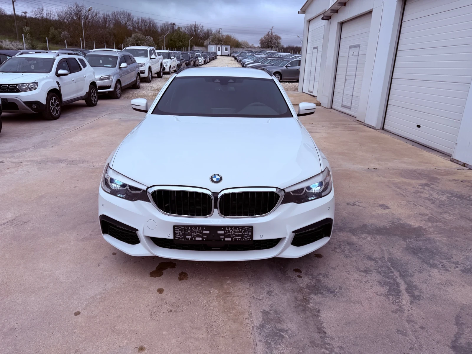 BMW 520 M-Paket* Xdrive* DISTRONIK* Full led* NOVA* , снимка 11 - Автомобили и джипове - 54163335