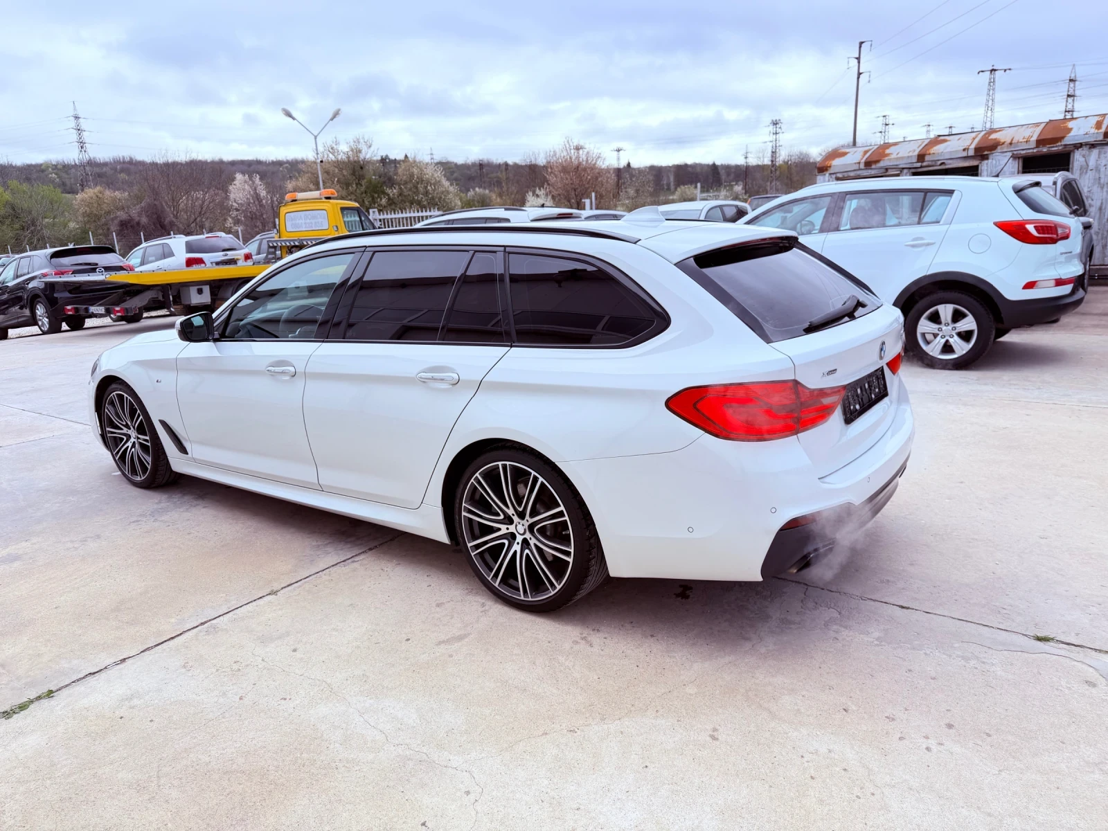 BMW 520 M-Paket* Xdrive* DISTRONIK* Full led* NOVA* , снимка 4 - Автомобили и джипове - 54163335